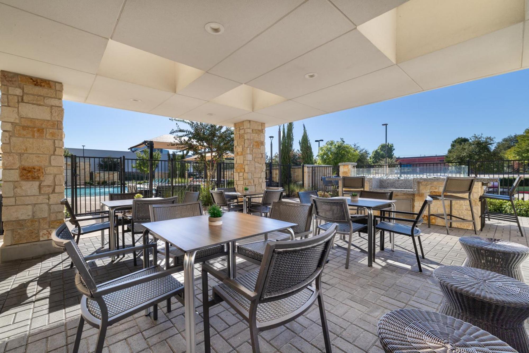 Home2 Suites By Hilton Dallas Addison Εξωτερικό φωτογραφία
